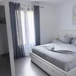 Privee Avec Piscine A Διαμέρισμα *