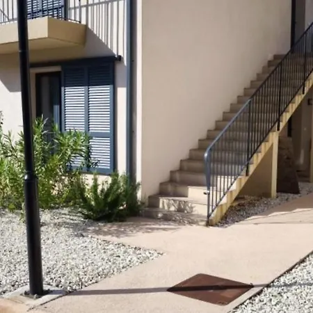 Apartment Privee Avec Piscine A *