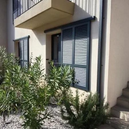 Privee Avec Piscine A *