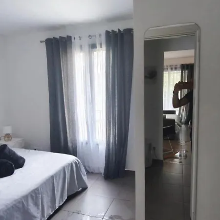 Résidence Privée Avec Piscine à Bonifacio (Corsica)