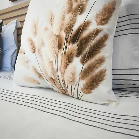 Privee Avec Piscine A Apartament *