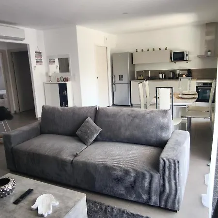 Privee Avec Piscine A Apartment *