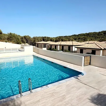 Апартаменты Privee Avec Piscine A *