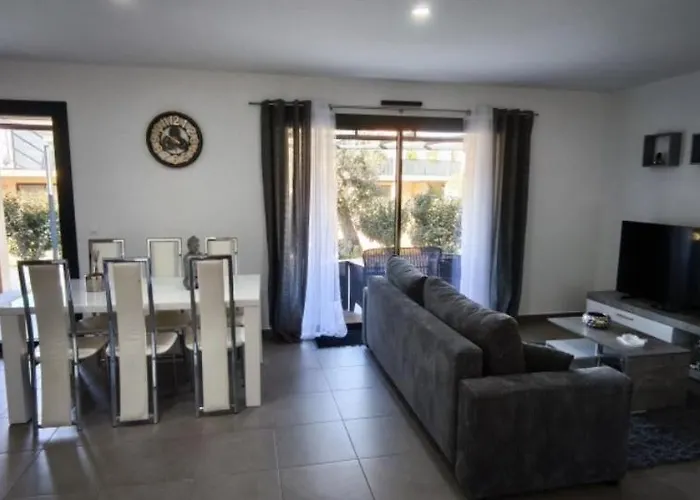 Privee Avec Piscine A Apartmán *