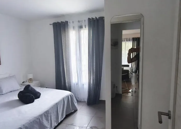 Privee Avec Piscine A Bonifacio (Corsica)