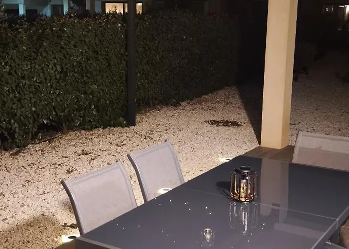 Privee Avec Piscine A Apartmán *